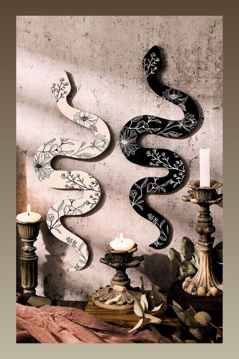 Art For Apartment, Wooden Snake, Boho Sisustus, Studio Makeover, Bureau Decor, Altar Decor, Interior Minimalista, Wall Hanging Boho, Apartment Bedroom