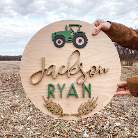 John Deere Nursery, John Deere Baby, Baby Dumbo, Baby Nursery Inspiration, Baby Room Ideas, Baby Boy Nursery Decor, Laser Engraved Ideas, Nursery Baby Room, Baby Name Signs