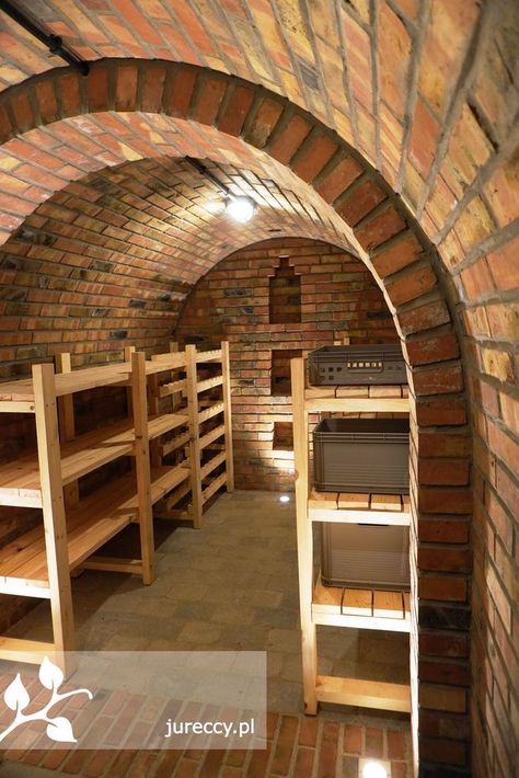 Root Cellar Plans, Root Cellar Storage, Secret Rooms In Houses, Underground Shelter, Vegetables Garden, Backyard Garden Diy, Home Wine Cellars, Root Cellar, Wine Cellar Design