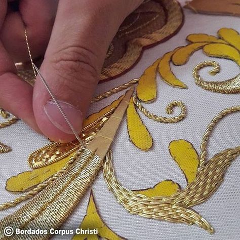 Buttonhole Stitch, Stem Stitch, Daisy Stitch, Gold Work Embroidery, Stitch Blanket, Zardozi Embroidery, Lazy Daisy Stitch, Tambour Embroidery, Chain Stitch Embroidery