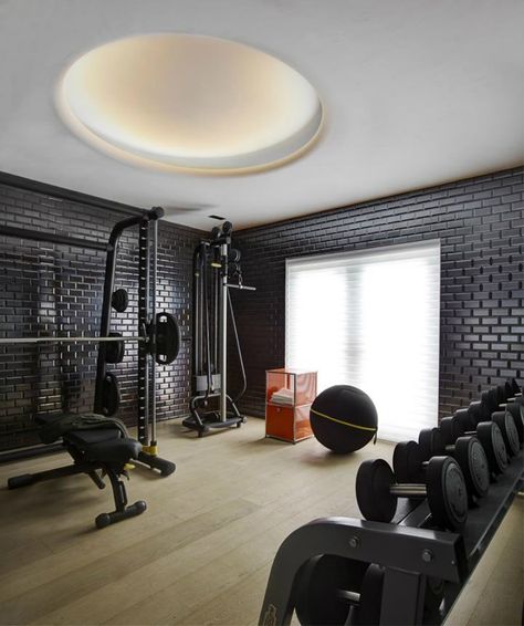 Home Gym Designs That Will Make You Wanna Sweat Home Gym Set, Dream Home Gym, Dream Gym, Black Brick Wall, Home Gym Flooring, Home Gym Garage, Gym Setup, Gym Garage, Basement Gym