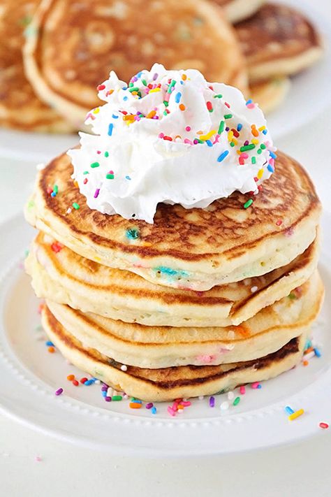 Cake Batter Pancakes, Birthday Cake Pancakes, Birthday Pancakes, Cake Pancakes, Birthday Breakfast, Zucchini Cake, Salty Cake, Funfetti Cake, Fun Baking Recipes