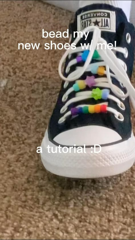 How To Put Beads On Converse Laces, How Do You Put Beads On Your Shoelaces, Shoe With Beads, Decorating Converse Shoes, Cool Converse Designs Painted Shoes, Beads On Shoelaces Converse, Cute Shoe Laces Patterns Converse, Shoelace Beads Converse, Star Lace Shoes Tutorial Step By Step