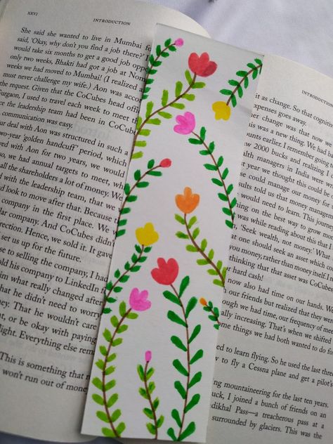 Drawn Bookmark Ideas, Bookmark Ideas Markers, Cute Bookmark Ideas Drawing, Homemade Bookmarks Aesthetic, Cute Book Mark Ideas Easy, Bookmark Ideas Aesthetic Diy, Cute Bookmarks Diy Simple, Book Mark Ideas Easy, Cute Book Marks Aesthetic