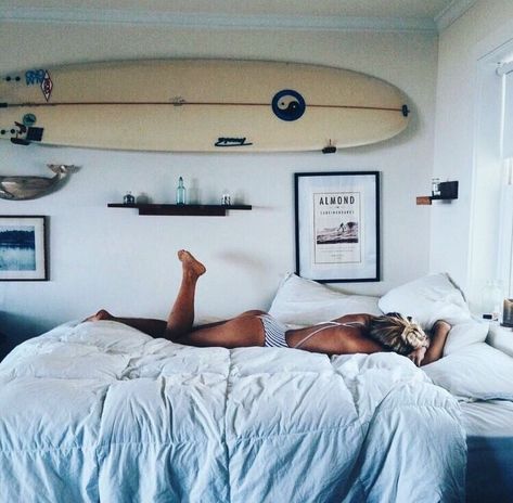 Coastal Surf Bedroom, Simple Beach Room, Surf Astethic, Surfer House, Surf Bedroom, Surfer Room, Surf Room Decor, Beach Room Decor, Beachy Bedroom