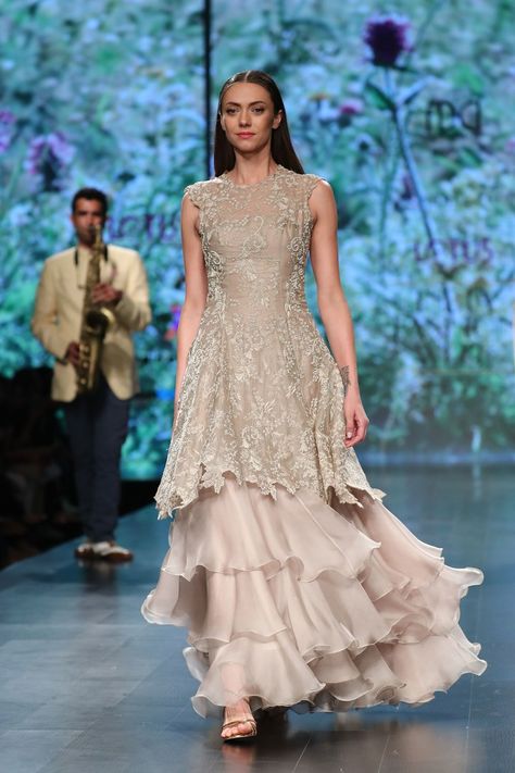 Anushree Reddy, Desi Wedding Dresses, India Fashion Week, Indian Gowns Dresses, Birthday Message, Vogue India, Indian Gowns, Party Wear Lehenga, Designer Outfits