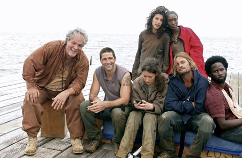 lost cast behind the scenes lost tv show lost tv series Bts Lost, Kate Austen, Lost Series, Dharma Initiative, Cast Behind The Scenes, Josh Holloway, Lost Tv Show, Matthew Fox, Fox Pictures