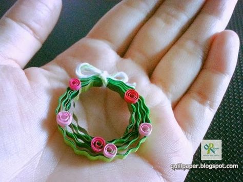 Holidays Crafts, Christmas Quilling, Paper Quilling Tutorial, Paper Quilling For Beginners, Paper Quilling Cards, Paper Quilling Jewelry, Quilling Work, Art Quilling, Quilling Christmas