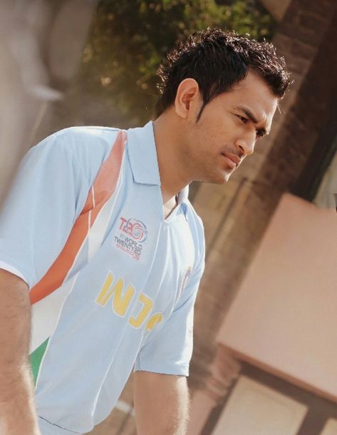 Ms Dhoni, Apron