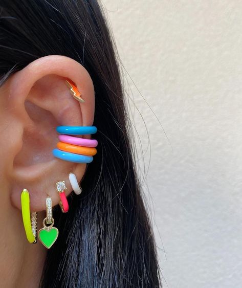 Big Colorful Earrings, Colorful Ear Piercings, Vibrant Accessories, Yarn Bracelets, Fun Accessories, Earring Gold, Round Circle, Colorful Earrings, Colorful Rainbow