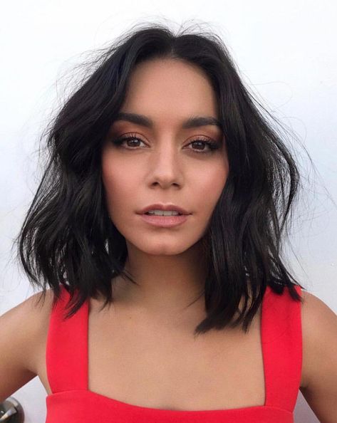 Vanessa Hudgens Short Hair, Vanessa Hudgens Hair, Short Hair Waves, Penteado Cabelo Curto, Trending Hairstyles, Vanessa Hudgens, Trendy Short Hair Styles, Grunge Hair, Hair Color Trends