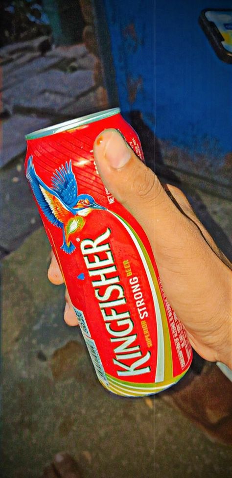 Kingfisher 🍻 Kingfisher Beer Photography, Kingfisher Beer Snapchat Story, Kingfisher Beer Snap, Mirror Selfie Men No Face, Kingfisher Photo, Kingfisher Beer, Bike Rider Photography, Boys Covering Face