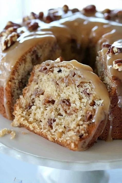 APPLE PECAN CAKE WITH CARAMEL GLAZE - Taste Of Recipe Apple Pecan Caramel Cake, Apple Pecan Bundt Cake, Apple Pecan Cake, Apple Pecan Pie, Pecan Coffee Cake, Pecan Pie Cake, Chocolate Covered Katie, Cake With Caramel, Glaze For Cake