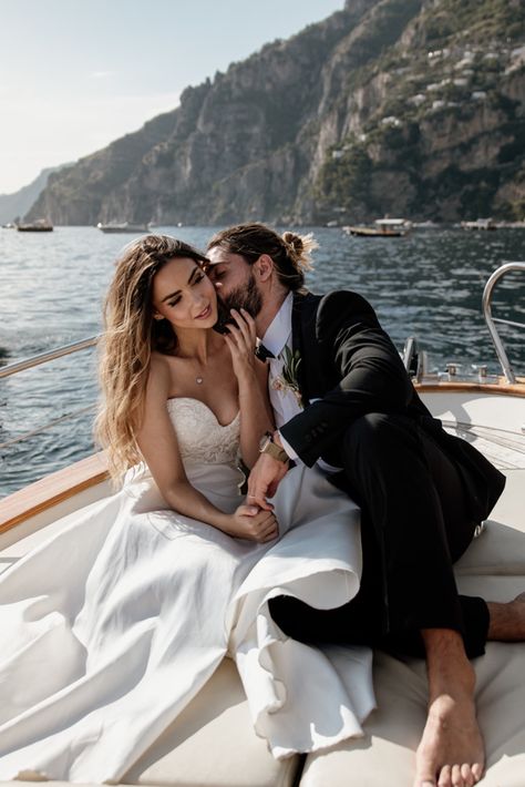 Amalfi Boat, Boat Wedding Photos, Amalfi Wedding, Boat Photoshoot, Bff Wedding, Positano Wedding, Sicily Wedding, Destination Wedding Italy, Yacht Wedding