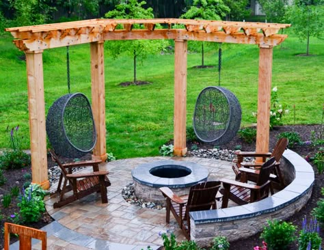 Playset And Trampoline Landscaping, Funky Outdoor Spaces, Pergola Fire Pit Ideas, Pergola Fire Pit, Egg Chair Outdoor, Wicker Egg Chair, Outdoor Fire Pit Seating, Outdoor Fire Pit Area, Egg Chairs