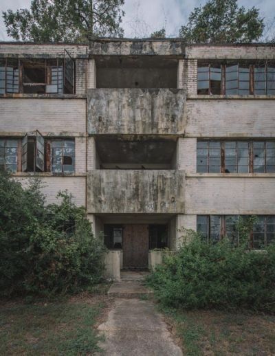 Apartments Rundown Apartment, Small Apartment Building, Abandoned Cities, Old Apartments, Old Building, Old Buildings, Small Apartment, Apartment Building, Abandoned Places