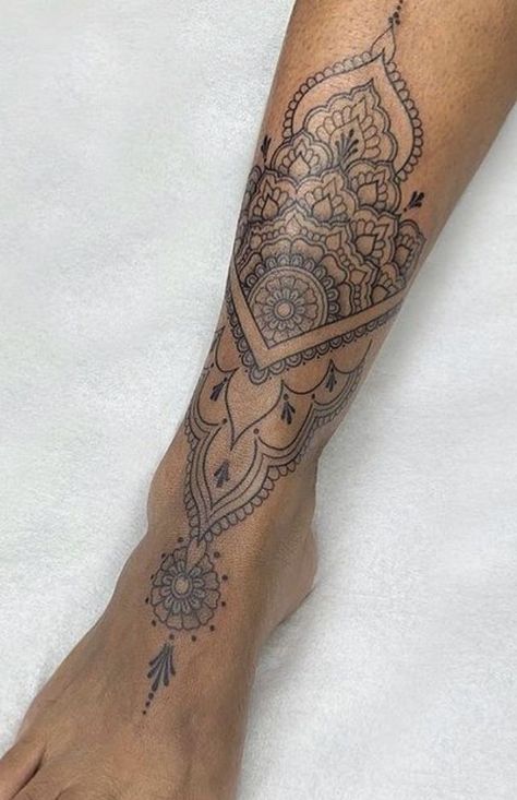 Women Foot Tattoos, Tattoos For Women Thigh, Mandala Foot Tattoo, Mandala Tattoo Leg, Bum Tattoo Women, Ankle Foot Tattoo, Mandela Tattoo, Toe Tattoos, Bum Tattoo