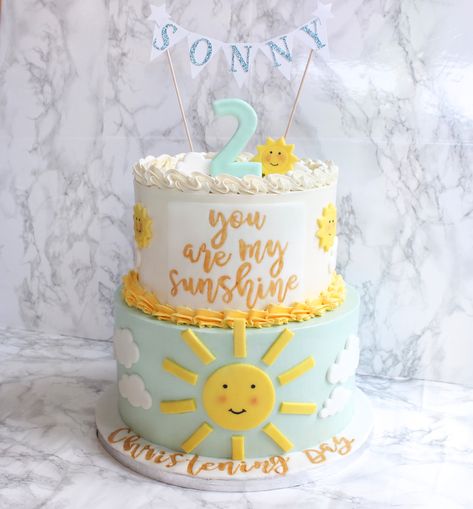 You Are My Sunshine Cake Ideas, Sun Themed Birthday Cake, Here Comes The Sun Cake Ideas, First Trip Around The Sun Cake Ideas, You Are My Sunshine Birthday Cake, Sunshine Cake Birthday, Sun Cake Birthday, Sun Baby Shower Cake, Sunshine Theme Cake