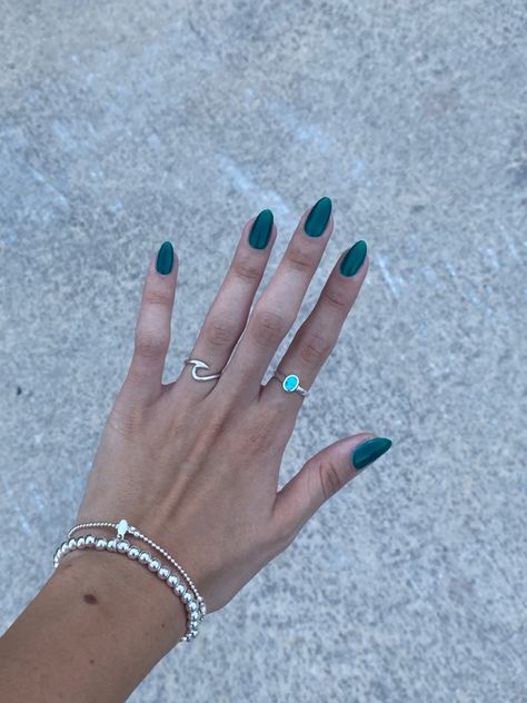 Basic Nail Ideas One Color, Basic Solid Color Nails, December Nails Solid Color, Nail Color Solid, Green Solid Nails, Solid Color Winter Nails, Nails Acrylic Plain Colors, Cool Toned Nails, Granola Nails Aesthetic