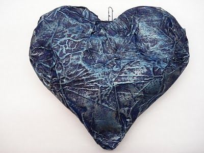 Puffy Heart - Simple use of paper mache while incorporating the work of Jim Dine. Paper Mache Hearts, Deep Space Sparkle, Paper Mache Projects, Mixed Media Crafts, Ribbon Yarn, 3d Heart, White Glue, Metallic Paper, Chicken Wire