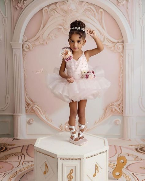 Mommy Daughter Photography, Maternity Shoot Outfit, Erica Mena, Mother Baby Photography, Ballerina Party, Designer Baby Clothes, Glam Photoshoot