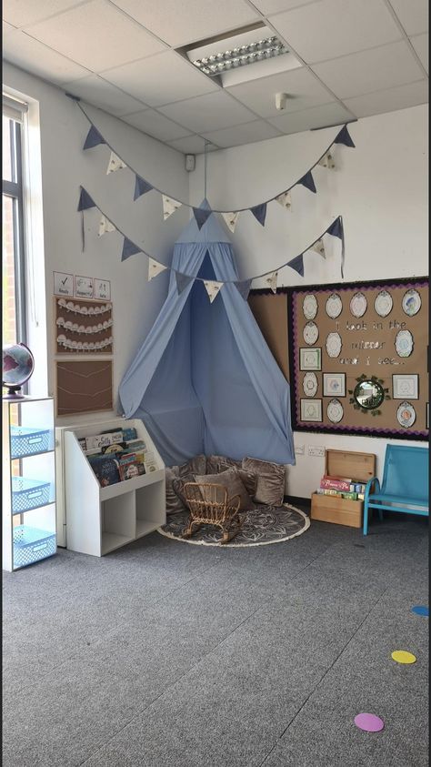 Daycare Quiet Area Ideas, Quiet Spot In Classroom, Classroom Reading Corner Preschool, Calming Daycare Room, Book Corner Ideas For Preschool, Calm Space Classroom, Cosy Reading Corner Classroom, Calm Reading Corner, Classroom Cosy Corner