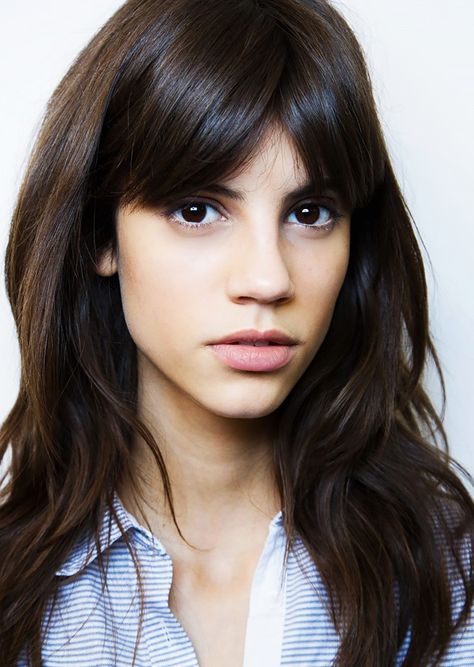 Face Shape: Oval (with a Long Forehead) - parted at the center - The Best Bangs for Every Face Shape via @ByrdieBeauty Narrow Forehead, Best Bangs, One Length Haircuts, Perfect Bangs, Asymmetrical Hairstyles, Long Face Hairstyles, Face Shape Hairstyles, Oval Face Hairstyles, Oval Face Shapes