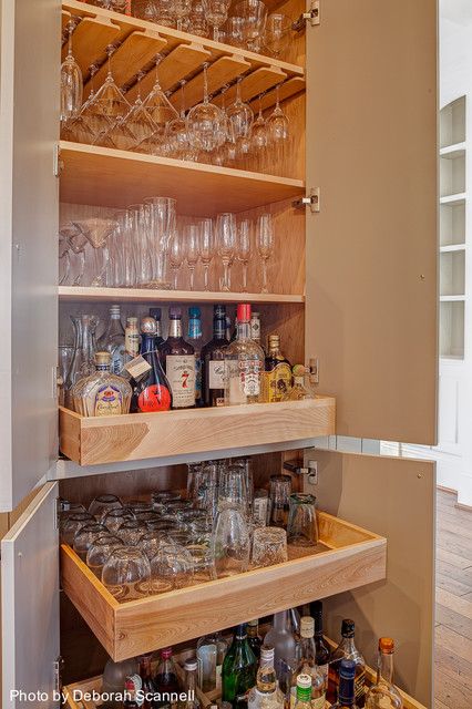 Home Bar With Butcher Block Top, Bar Glasses Storage Ideas, Kitchen Remodel Vintage, Liquor Closet, Bar Closet, Bar Deco, Closet Bar, Home Bar Rooms, Diy Kitchen Remodel