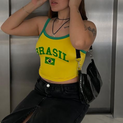 💛💚Y2K Brazil Tank Top💛💚 Meet this summer's new fashion, vintage y2k fashion. The legendary Brazil athlete reflects all the nostalgia and style of the early 2000s. A vintage that fashion enthusiasts cannot miss this charm. 5% discount code special for Instagram: INSTAGRAM5 Brazil Tank Top, Brazil Tank, 90s 2000s Aesthetic, Baby Tees 90s, Y2k Tank Top, Fitted Crop Top, Y2k Tank, Baby Tees Y2k, 2000s Aesthetic