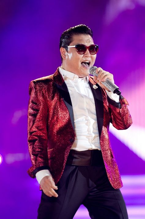 Psy Psy Kpop, Psy Gangnam Style, Family Rocks, Yg Family, Gangnam Style, Old Men, Kpop Fashion, Yg Entertainment, Shanghai