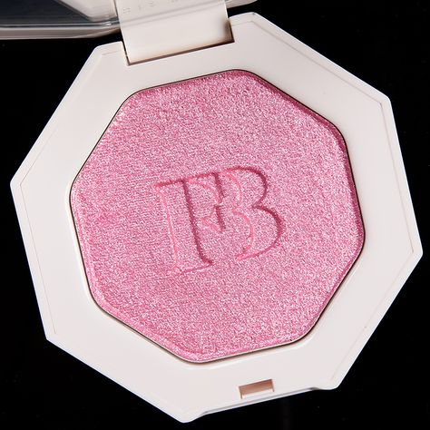 Fenty Beauty Wattabrat Killawatt Freestyle Highlighter High End Makeup Brands, Highlighter Swatches, Pink Highlighter, Shimmer Blush, New Makeup Products, Cover Fx, Dream Makeup, Mom Dr, Diy Jar Crafts