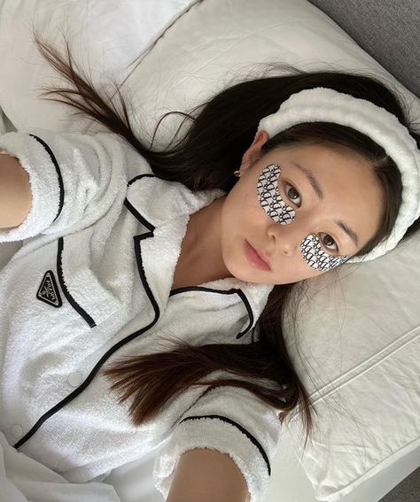 Olivia Yang on Instagram Eye Mask Aesthetic, Olivia Yang, Mask Aesthetic, Self Image, Bettering Myself, Instagram Inspo, Aesthetic Photography, Beauty Secrets, Glow Up?