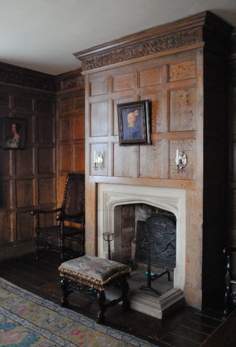 Building Fireplace, Tutor House, Tudor Dollhouse, English Tudor Homes, Manor Interior, Tudor Homes, English Interior, Tudor Revival, Tudor Style Homes