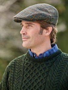 Flat Cap Outfit, Cap Outfit Men, Male Drawing, Tweed Cap, Drawing Models, Irish Tweed, Outdoorsy Style, Male Senior Pictures, Master Tailor