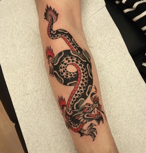 Dragon Tattoo Forearm, Traditional Tattoo Dragon, Dragon Hand Tattoo, Forearm Tattoos For Men, Infected Tattoo, Molecule Tattoo, Small Dragon Tattoos, Tattoos Mandala, Dragon Tattoo For Women