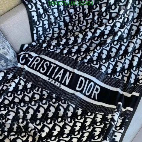 Retro Blanket, Thick Blanket, Christian Dior Fashion, Luxury Scarves, Large Blankets, Baby Supplies, Luxury Blanket, Blanket Gift, Blanket Designs