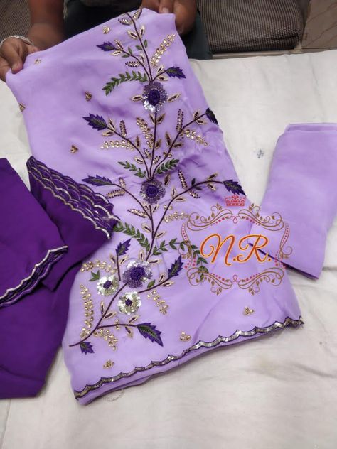 Light Purple Kurti Designs, Lavender Colour Saree Blouse Combination, Lavender Color Punjabi Suit, Purple Colour Combinations Saree, Lavender Colour Combination Dress, Lavender Colour Suit Design, Lavender Lehenga Combination, Light Purple Suit Women Indian, Purple Kurti Combination