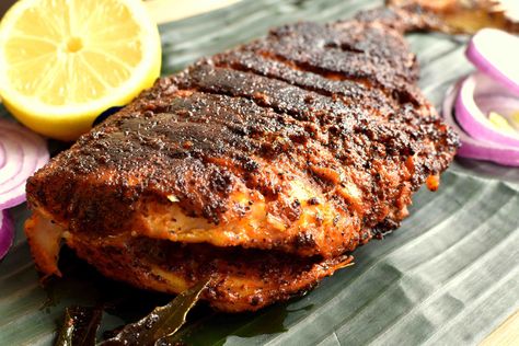 Kerala style Fish Fry (Meen Varathathu) Kerala Fish Curry Recipes, Kerala Beef Fry, Fish Fry Recipe Indian, Fish Molee Kerala, Avial Recipe Kerala, Pomfret Fry, Fish Pollichathu Kerala, Fish Fry Recipe, Fried Peppers