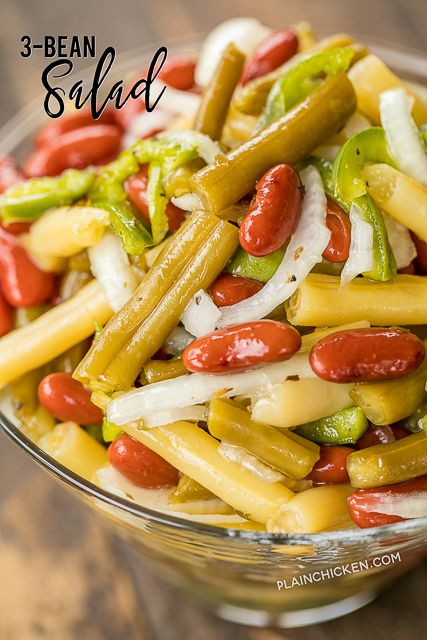 Three Bean Salad - so quick and delicious!! Green Beans, Yellow Wax Beans, Kidney Beans, Vidalia Onion, Green Bell Pepper tossed in sugar, cider vinegar, oil, salt and pepper. Make in advance in refrigerate until ready to serve. Great for potlucks and cookouts! #salad #sidedish #beans #nobake Salad Ideas Vegetarian, Vegetarian Salad Ideas, Salad Recipes High Protein, Yellow Wax Beans, 3 Bean Salad, Recipes High Protein, Egg Salad Sandwich Recipe, Cookout Side Dishes, Vidalia Onion