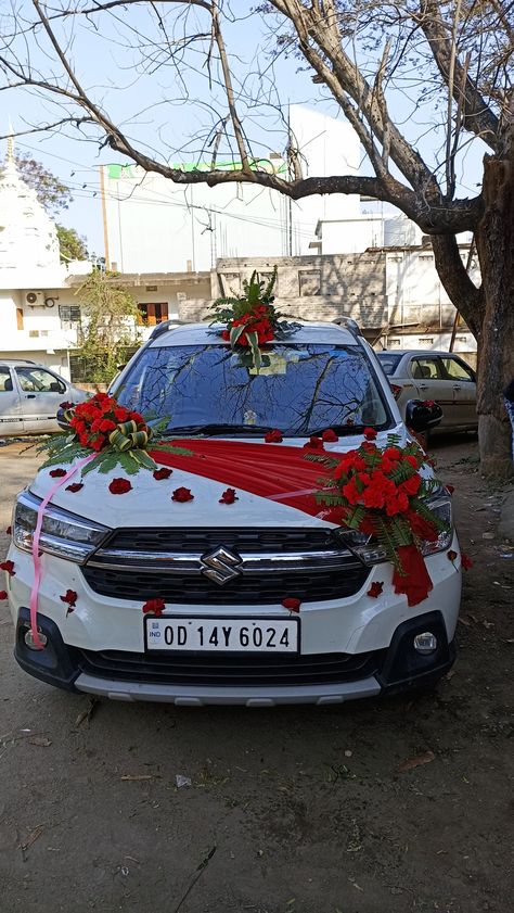 Car Decorations Flowers, Indian Wedding Car Decorations, Car Decorations For Wedding Indian, Simple Car Decoration, Marriage Car Decoration, Car Wedding Decoration, Car Decoration For Wedding, Car Flower Decoration, Car Decorations For Wedding