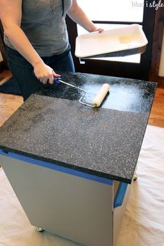 Update Laminate Countertops, Rustoleum Countertop Paint, Rustoleum Countertop Transformations, Spray Paint Countertops, Rustoleum Countertop, Painting Laminate Countertops, Countertop Transformations, Painting Kitchen Countertops, Countertop Paint