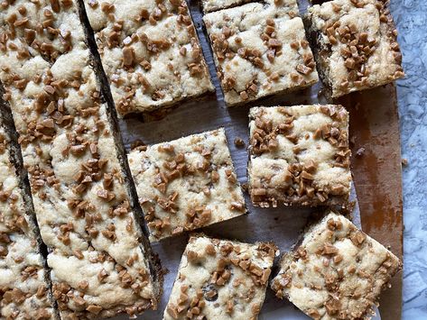 Skor Blondies – Deanna's Daughter Skor Bars Squares, Skor Recipes Toffee Bits, Skor Toffee Bits Recipes, Skor Bits Recipes, Skor Brownies, Skor Bar Squares, Toffee Bits Recipe, Toffee Bars Recipe, Skor Bars