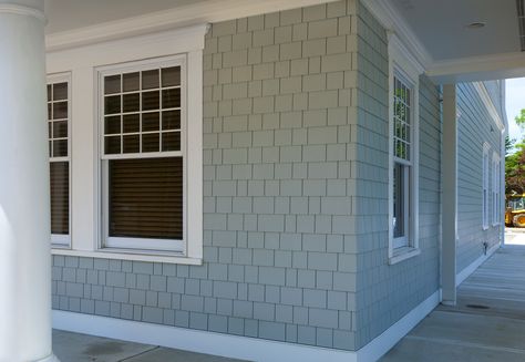 James Hardie Shingle siding has the same warm, authentic look as cedar shingles, yet it resists rotting, cracking, and splitting. Hardie Shingle Siding, Siding Colors For Houses, Exterior Siding Options, Exterior Siding Colors, Exterior House Siding, Siding Ideas, James Hardie Siding, Best Exterior Paint, Hardie Siding