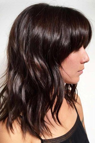 Hairstyles Ideas with Bangs for Round Face ★ See more: http://lovehairstyles.com/hairstyles-bangs-for-round-face/ Medium Chocolate Brown Hair, Medium Dark Brown Hair, Brunette Lob, Medium Chocolate Brown, Dark Chocolate Hair, Dark Chocolate Brown Hair, Hairstyle Braids, Braids Ideas, Chocolate Brown Hair Color