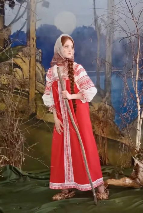 Slavic Core, Russia Aesthetic, Slavic Clothing, Slavic Folklore, Snow Maiden, Russian Culture, Fantasy Costumes, Petersburg Russia, Folk Costume