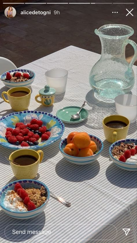 Breakfast Summer Aesthetic, Italian Morning Aesthetic, Summer Breakfast Aesthetic, Healthy Summer Aesthetic, Italian Breakfast Aesthetic, Italian Coffee Aesthetic, Breakfast Table Aesthetic, Summer Granola, Granola Bowl