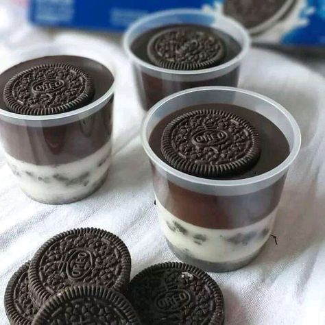 Puding Oreo, Silky Pudding, Oreo Pudding, Gelatin Recipes, Pudding Cups, Dessert Boxes, Buffet Food, Dessert Cups, Box Cake