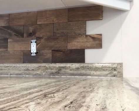 Pallet Wood Backsplash, Wooden Backsplash, Wood Kitchen Backsplash, Rustic Kitchen Backsplash, Brick Backsplash Kitchen, Rustic Backsplash, Wooden Tiles, Beautiful Backsplash, Wood Wall Design