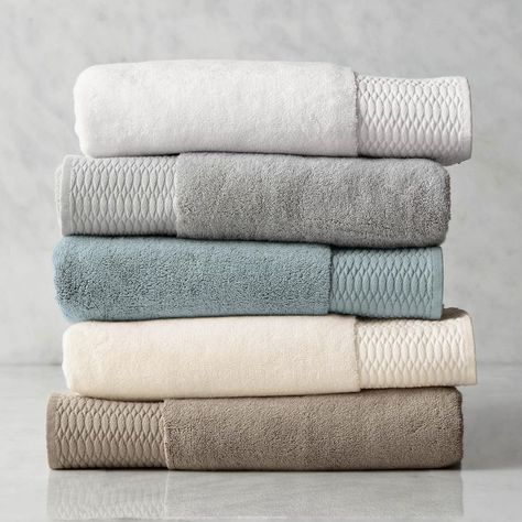 Everything You Need to Know About Buying Bath Towels Bathroom Towel Ideas, Towel Ideas, Best Bath Towels, Blue Bathroom Decor, Neutral Bathroom, Egyptian Cotton Towels, Decorating Bathroom, Baby Bath Towel, Bathroom Color