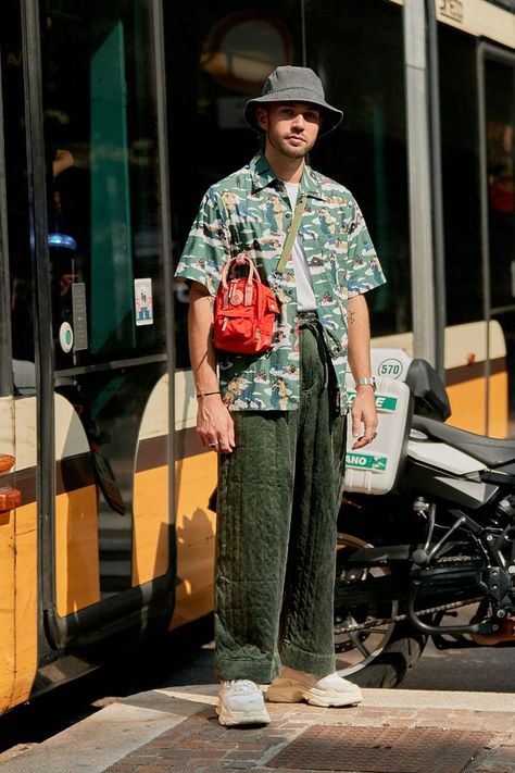 Jasper Aesthetic, Colorful Outfits Men, Riley Aesthetic, Colorful Mens Fashion, Mens Street Style Spring, Japanese Street Fashion Men, Summer Work Dresses, Shirt Outfit Men, Spring Outfits Men